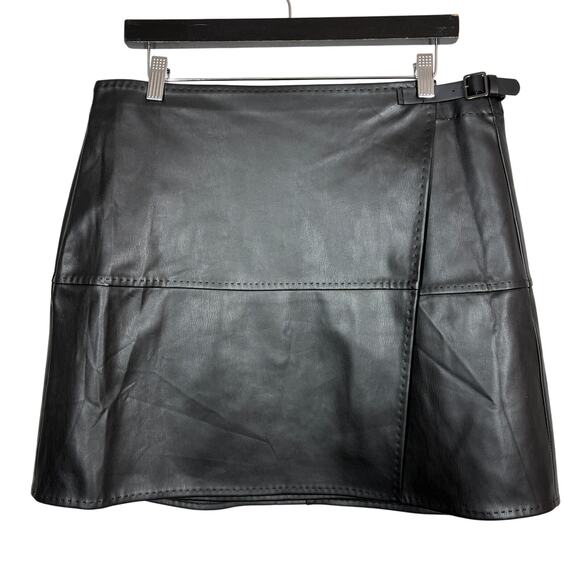 NEW! Max Studio London Vegan Leather Wrap Mini Skirt Black Casual Cute - XL - Picture 1 of 6